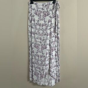 Charlotte Russe White and Purple Floral Pencil Skirt